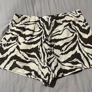 H&M animal print linen blend shorts never worn
